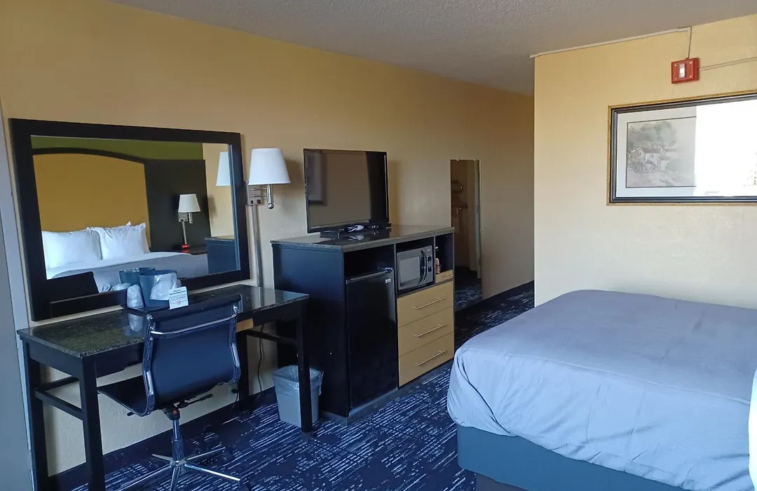 Quality Inn Conference Center Logansport-1
