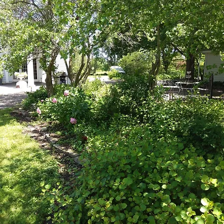 Inntiquity, A Country Inn-3